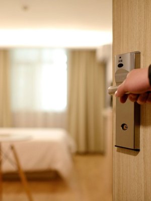 https://www.dazzmanagement.ro/ro/industries/#Accomodation